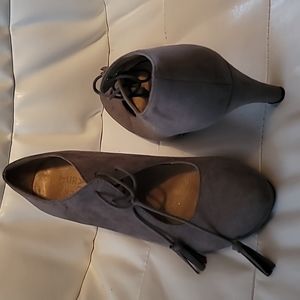 Gray heeled shoes